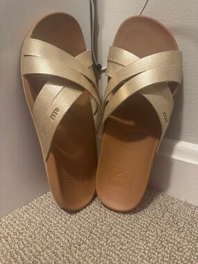 Reef Women’s Metallic Gold Crisscross Slide Sandals